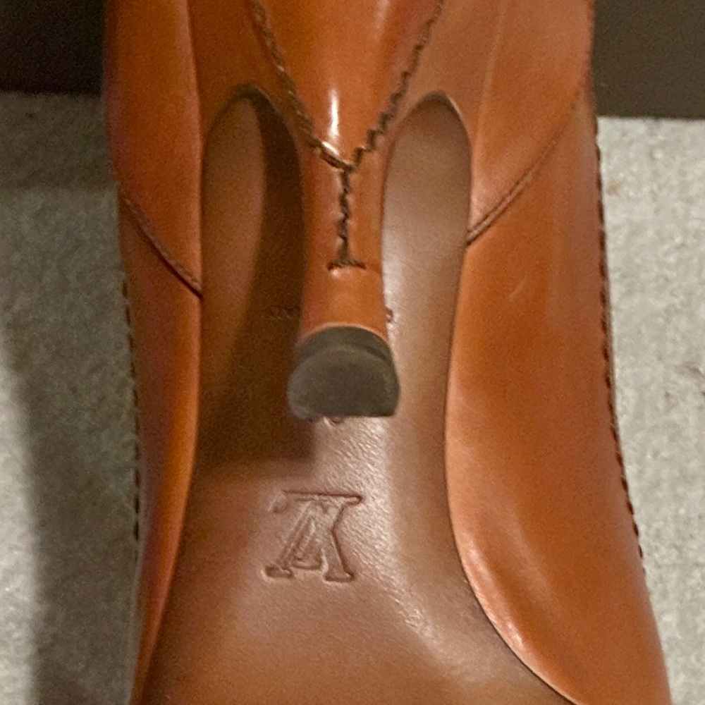 LOUIS VUITTON Drouot Open Toe Pump in Cognac Calf Leather - EXCELLENT SHAPE - Picture 13 of 15